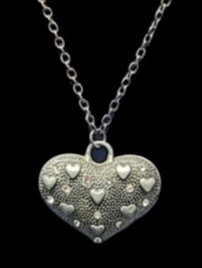 23" RHINESTONES AND METAL - HEART PENDANT NECKLACE